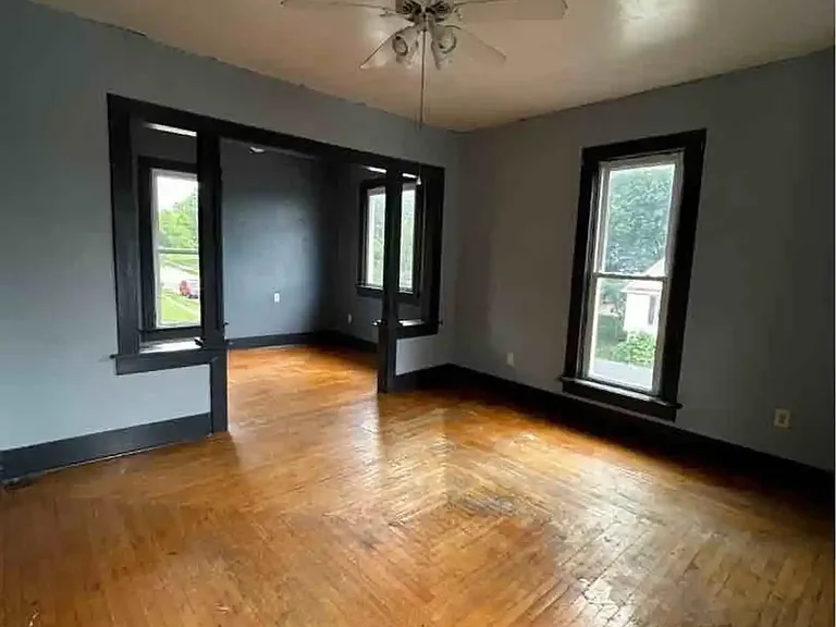 339 N West Ave — Photo 1