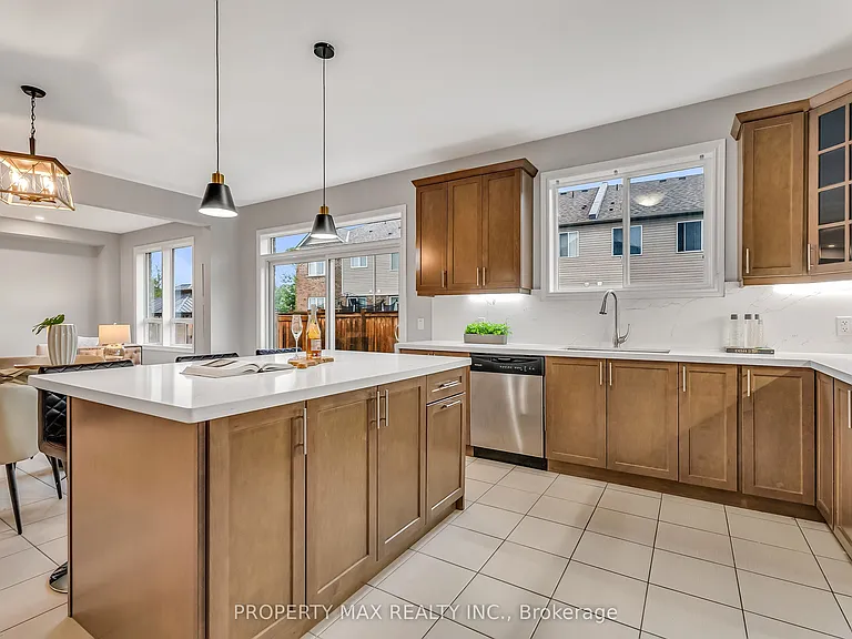 40 Britannia Ave E — Photo 17