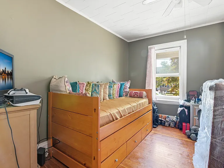 113 Nightingale Ave #1 — Photo 14