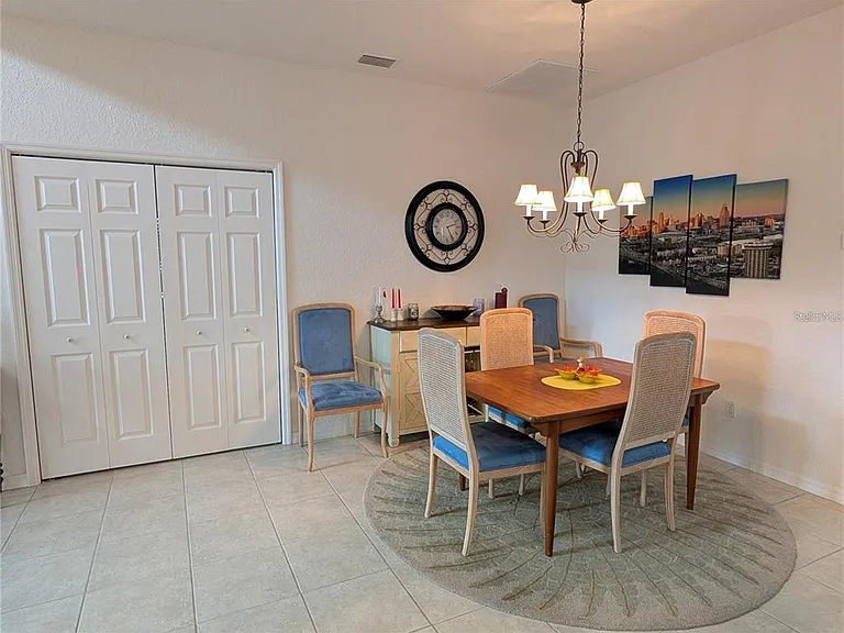 4480 Strathmore Dr — Photo 5