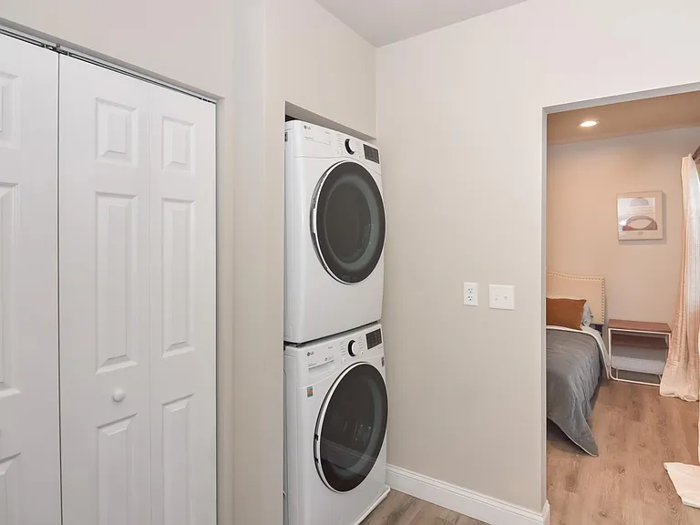 1401 Market St #2L — Photo 34
