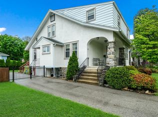 4 E Manoa Rd, Havertown, PA 19083