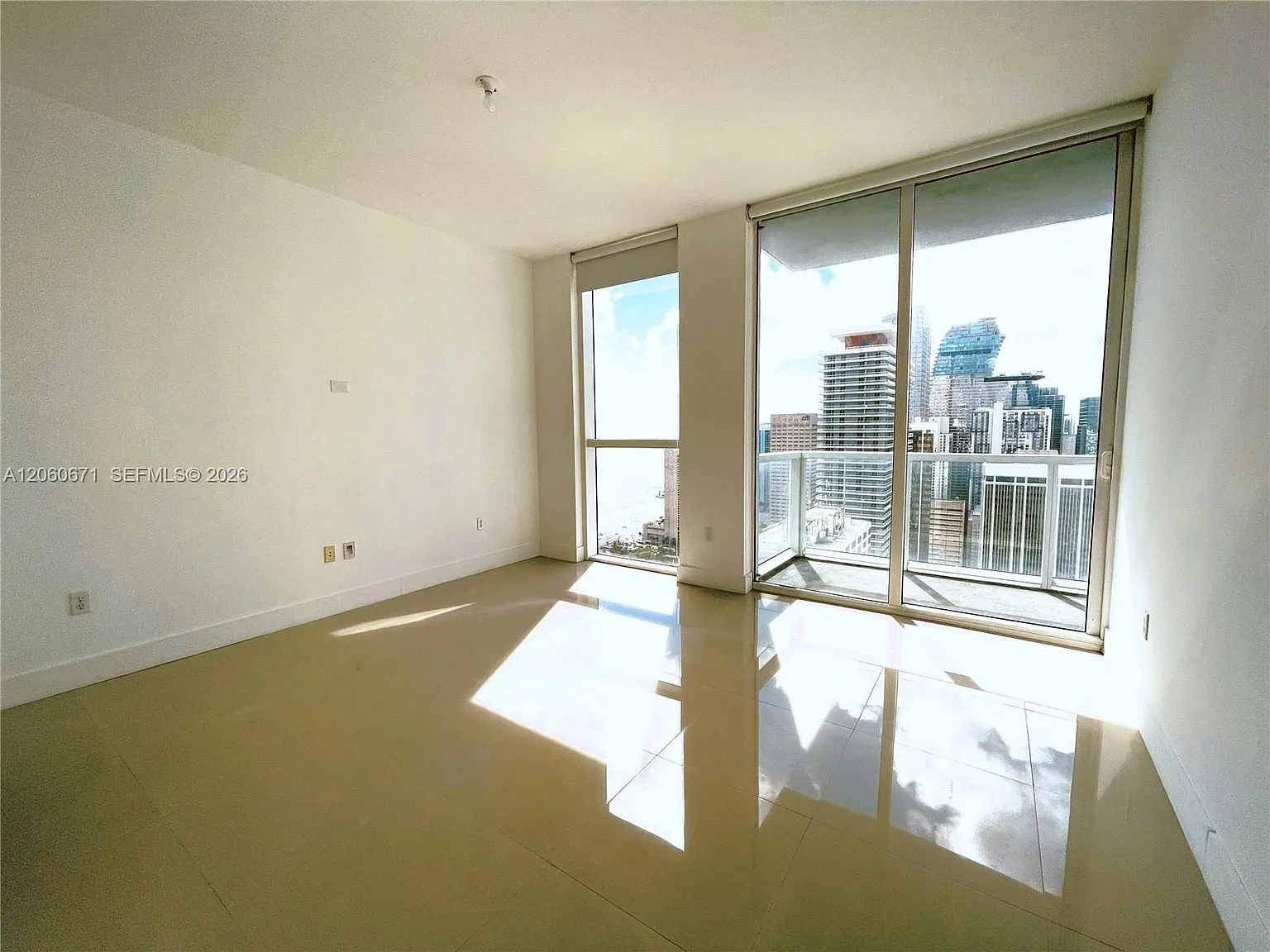 Vizcayne North Condo — Photo 3