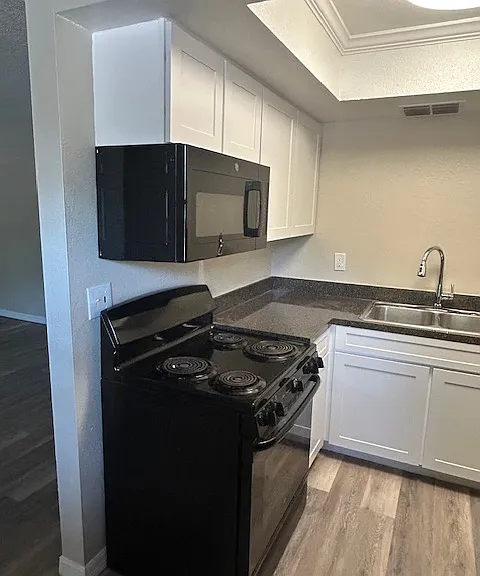 5501 70th Ave N #18 — Photo 4