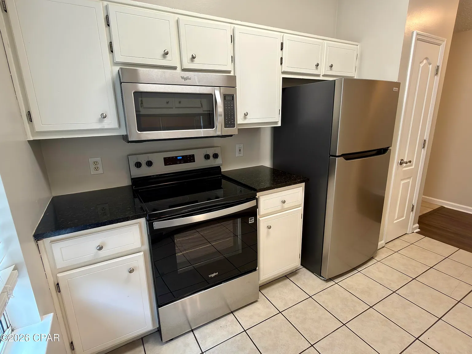 3 bed, 1257 sqft, $2,295 — Photo 2