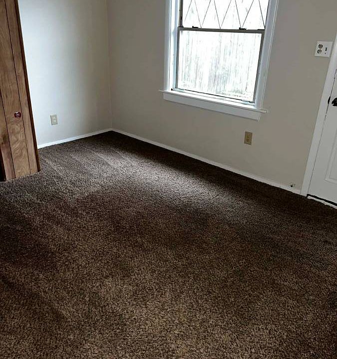 1st image of 2700 Parkwood Ave APT 2