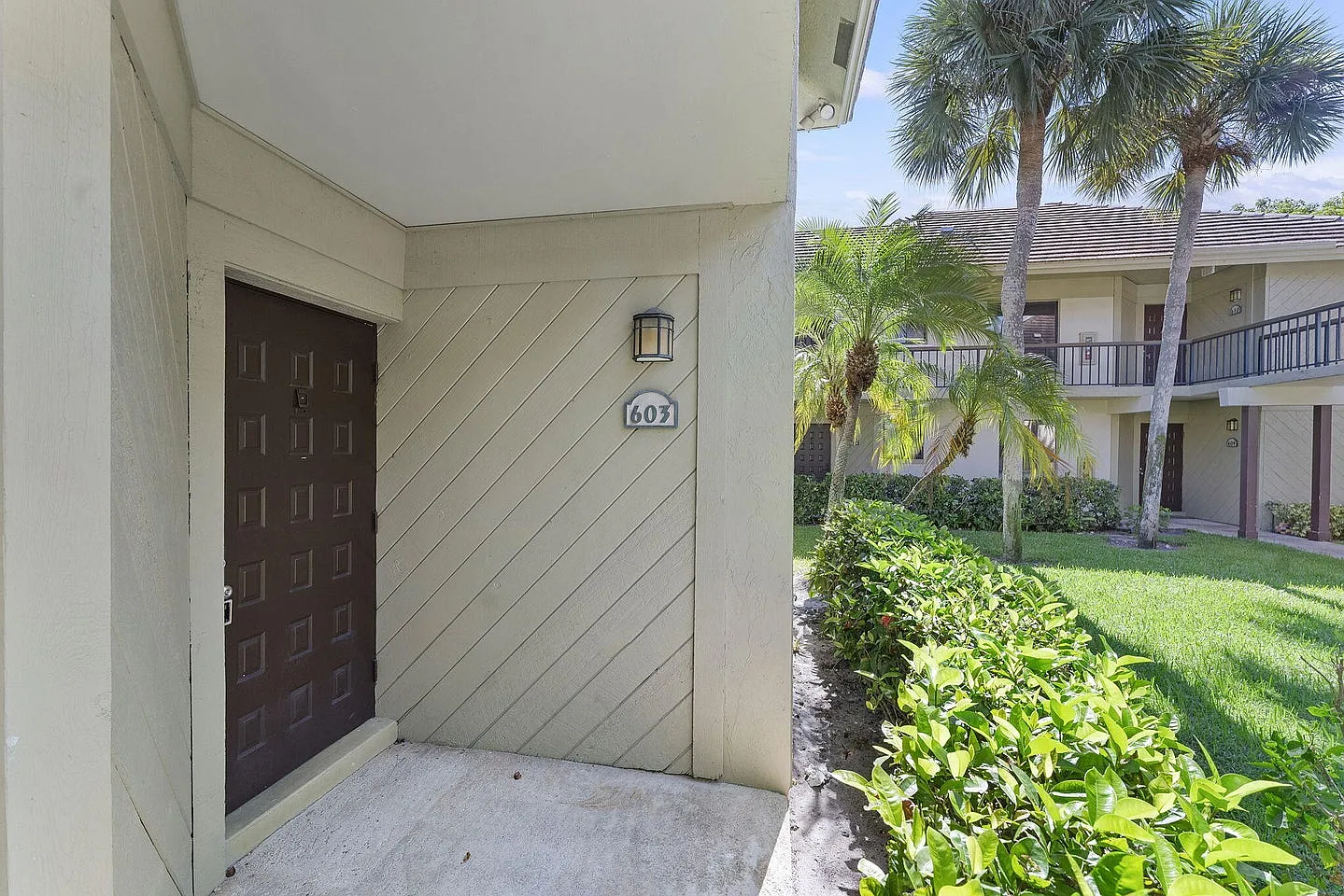 2 bed, 995 sqft, $2,500 — Photo 3