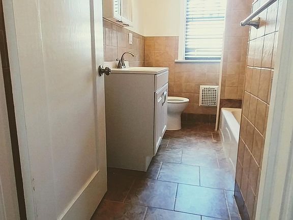 Full first floor bathroom