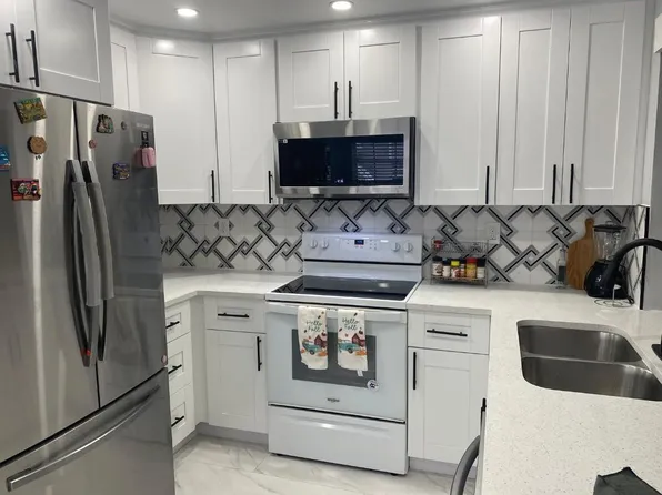 448 NE 210th Circle Ter #6-B102, Miami, FL 33179