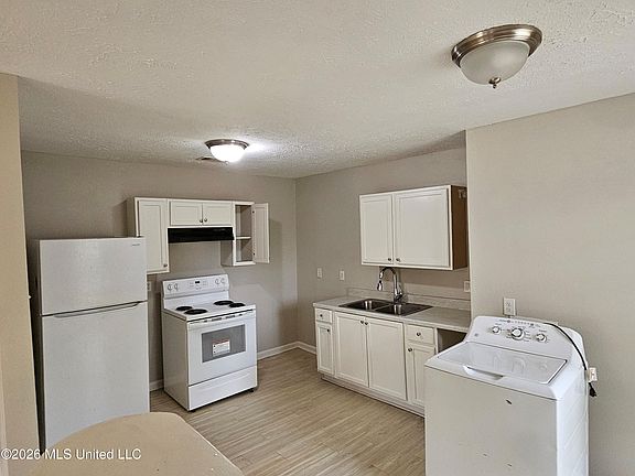 2nd image of 229 Lawrence Rd