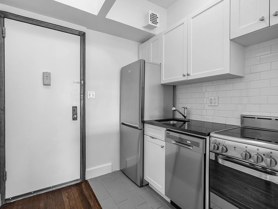 1st image of 24 5th Ave APT 502