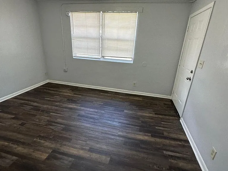 2020 Palafox St — Photo 7