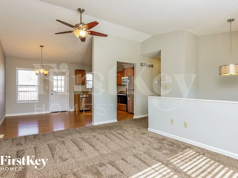 3201 Lupine Dr — Photo 5
