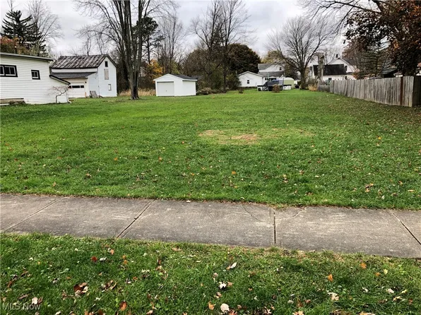 Union St, Wellington, OH 44090