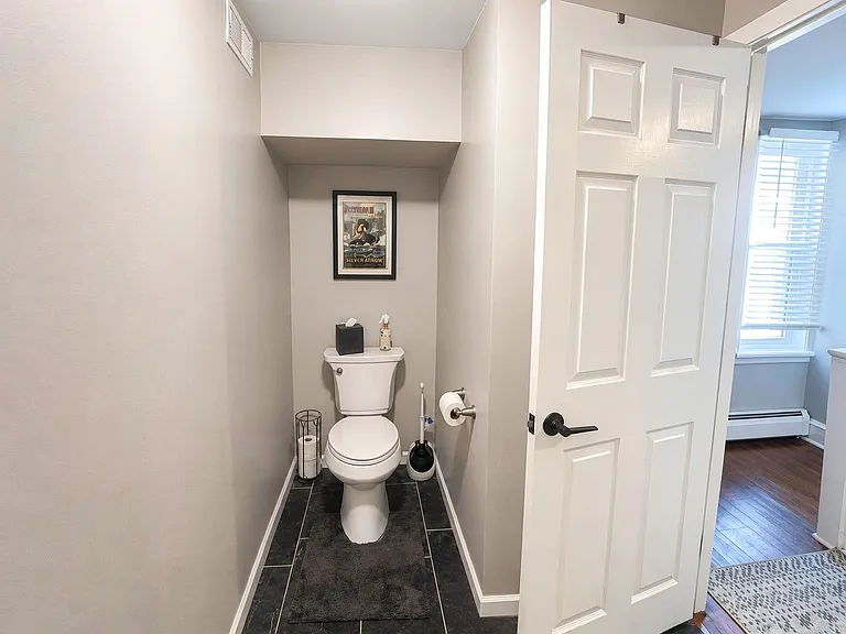 249 E Thompson St — Photo 11