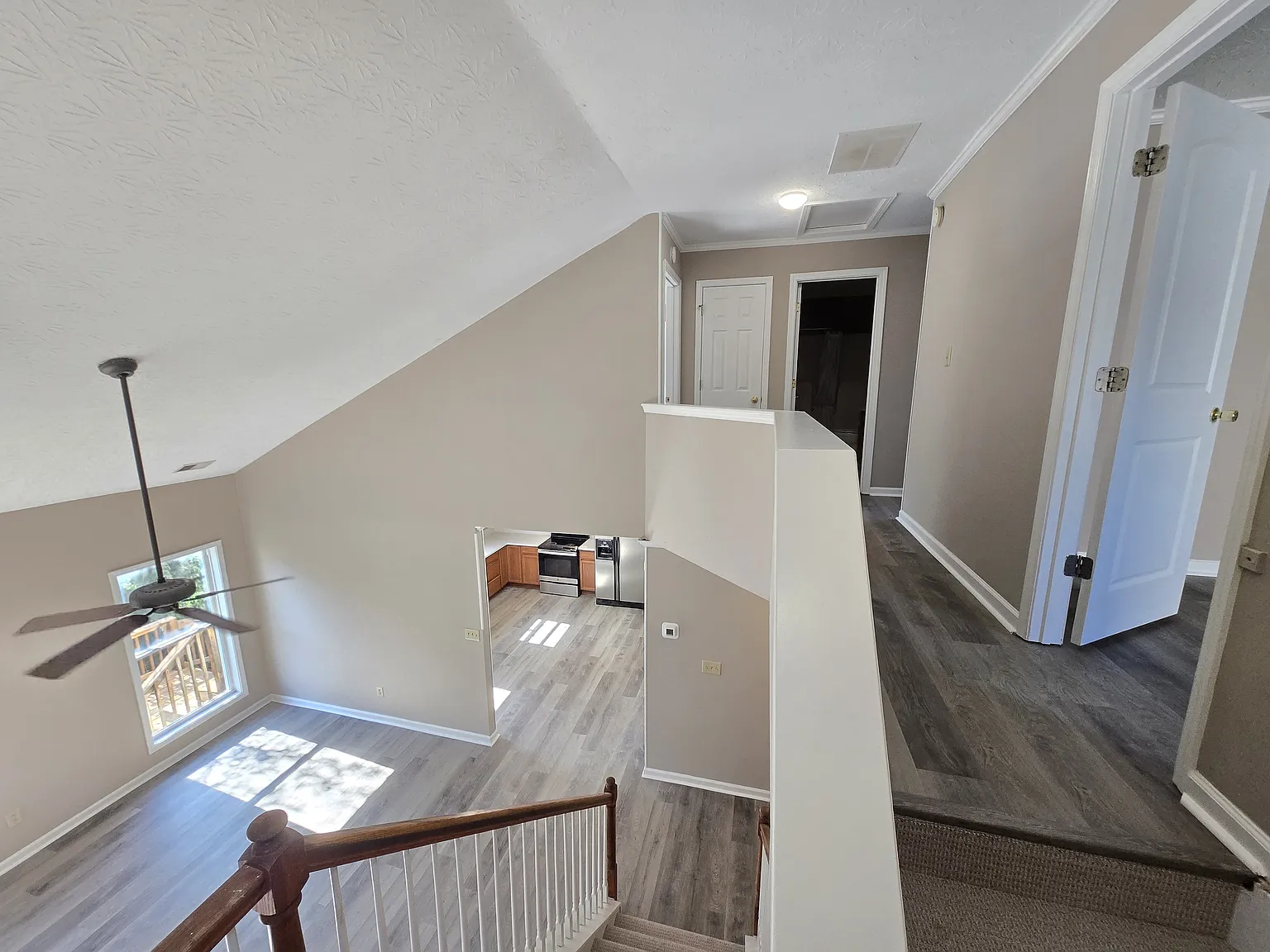 4 bed, 2.5 bath, 1699 sqft, $2,400 — Photo 4