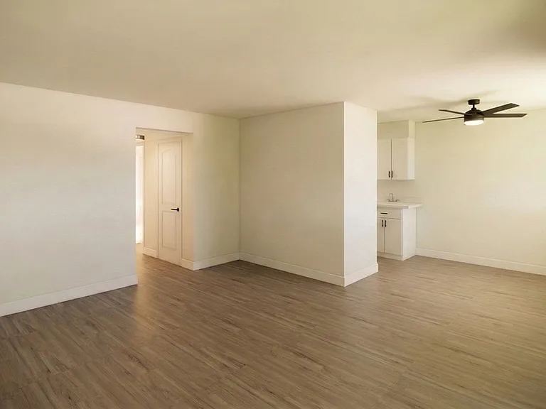 Ocean Air Apartments — Photo 14
