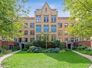 619 W Addison St #1, Chicago, IL 60613