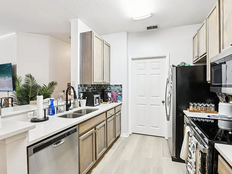 10125 Courtney Palms Blvd #201 — Photo 12