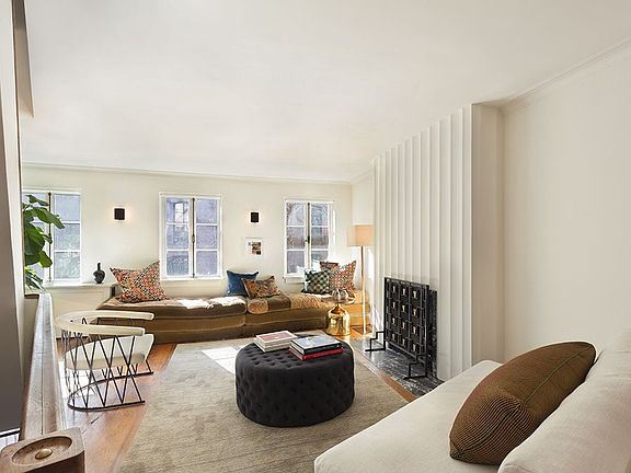 3rd image of 45 W 12th St