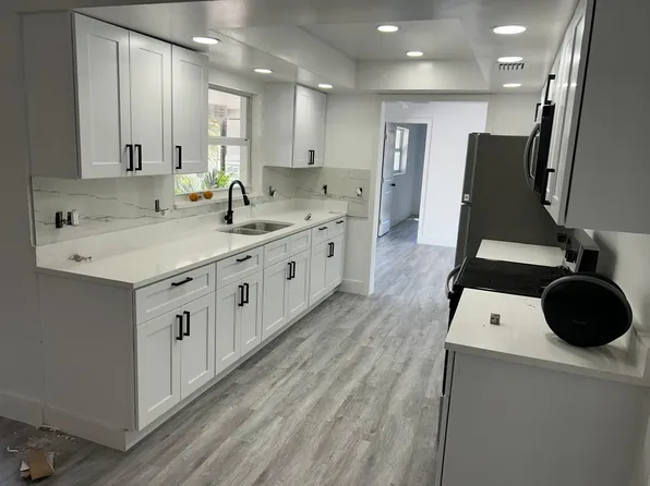 735 20th St, West Palm Beach, FL 33407