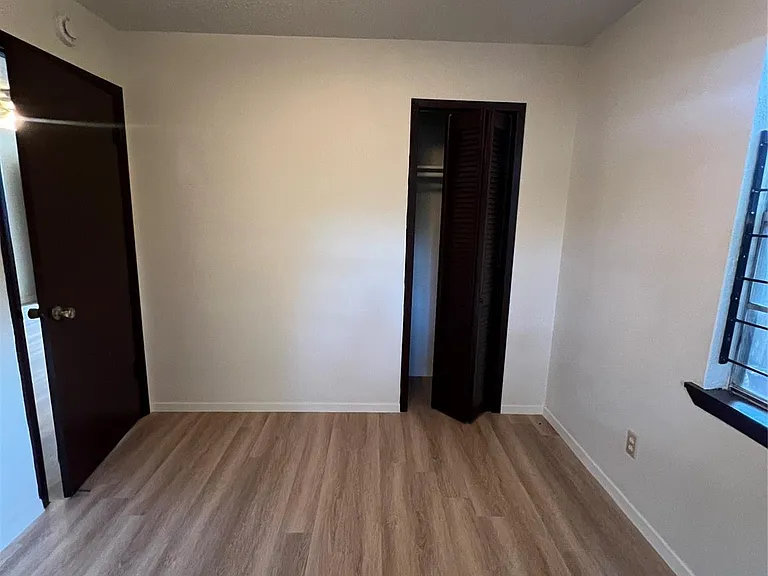2501 Cleburne St #1 — Photo 5