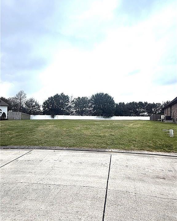2nd image of 108 Dogwood Ct