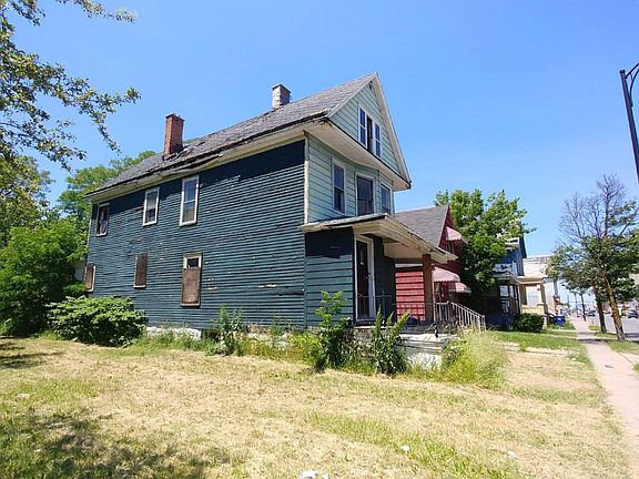 3rd image of 2440 Bailey Ave