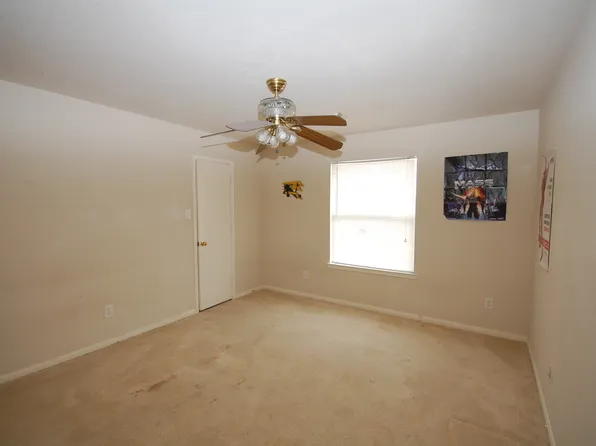 313 Mammoth Springs Ln, Dickinson, TX 77539