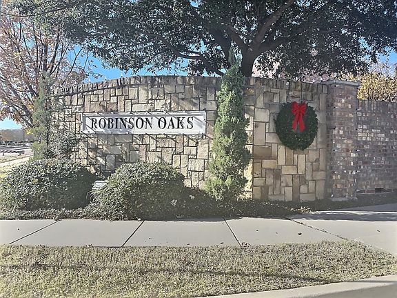 4th image of 3725 Miramar Dr