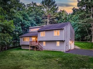 97 Fox Ridge Ln, Tolland, CT 06084