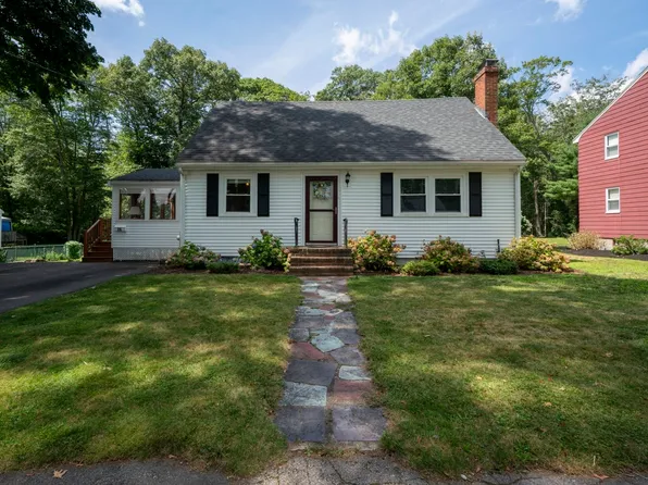 28 Sherrick Ave, Holbrook, MA 02343