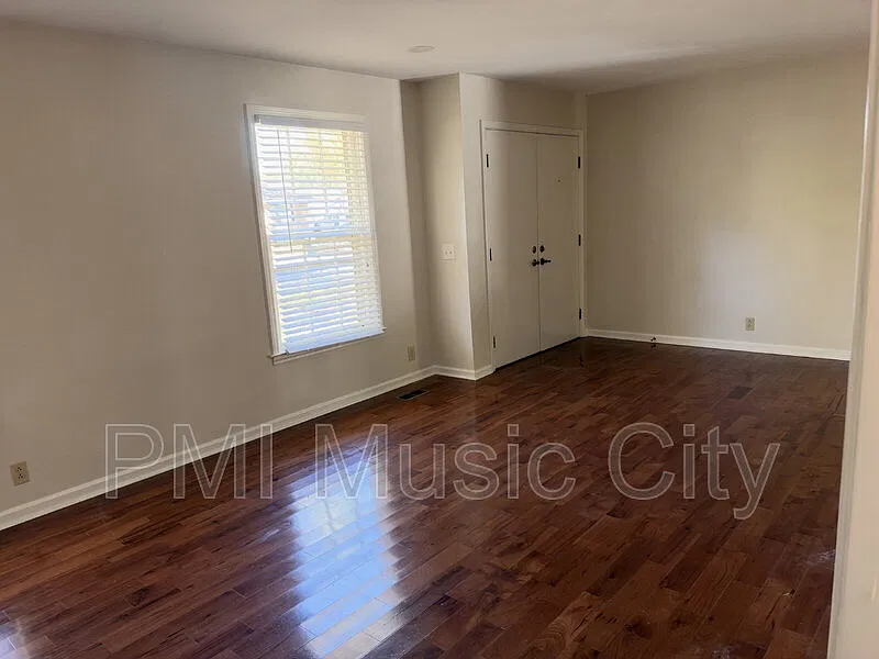 3 bed, 2.0 bath, 1802 sqft, $2,495 — Photo 3
