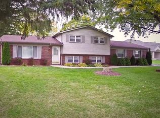 26319 Spaulding Rd, New Hudson, MI 48165