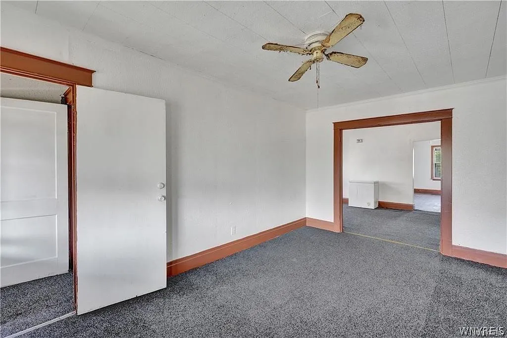2 bed, 1.0 bath, 3216 sqft, $900 — Photo 4