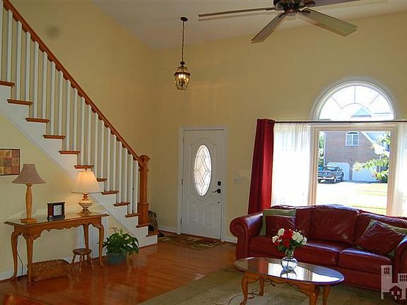 3rd image of 401 Haig Place