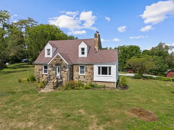 230 April Ct, North Huntingdon, PA 15642