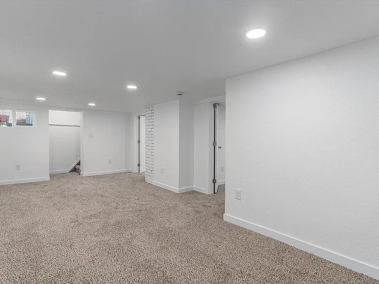 8801 E Frederick Ave — Photo 15