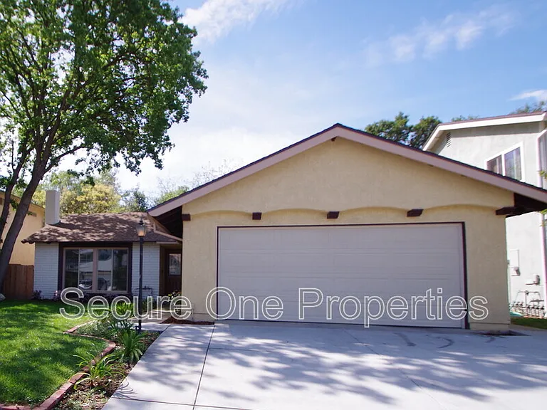 29362 Hillrise Dr — Photo 2