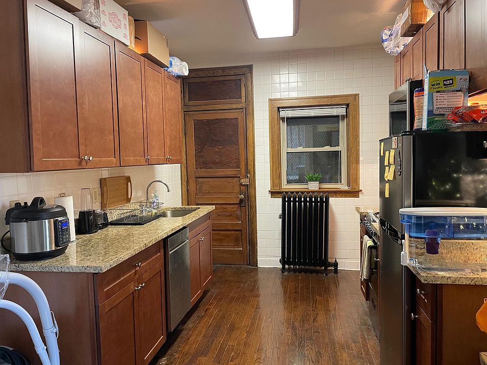 1st image of 2348 N Cambridge Ave #130
