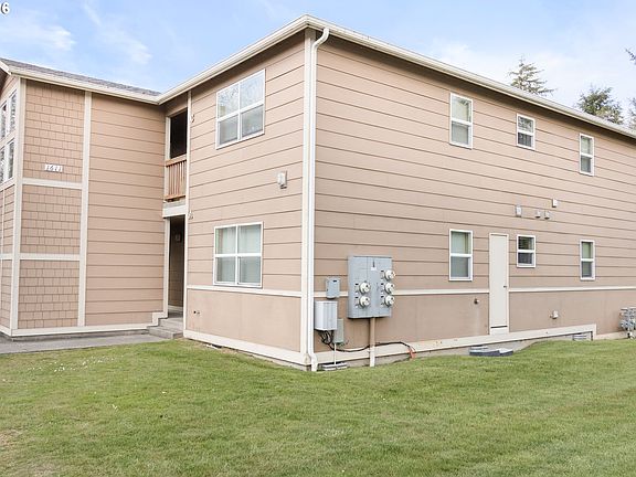 3rd image of 1611 SE Willow Dr