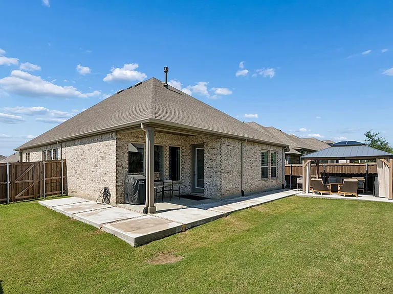 Large backyard with lots of added features