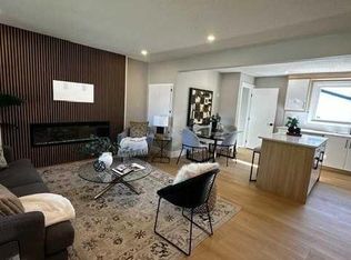 635 N 104th Ave SW, Calgary, AB T2W 0A4
