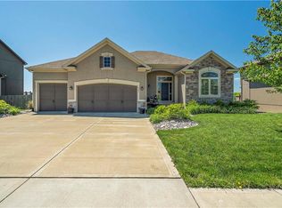 1605 SW Whistle Dr, Lees Summit, MO 64082