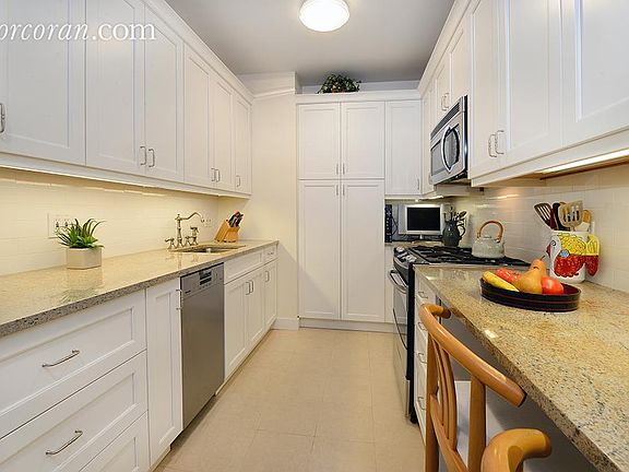 4th image of 681 Amsterdam Ave #9E