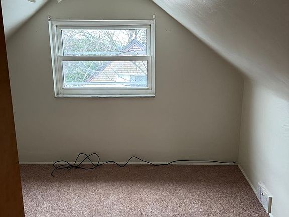 5th image of 190 Anthon Dr