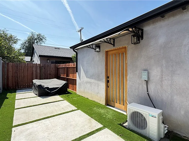 7257 Wilbur Ave #ADU — Photo 3