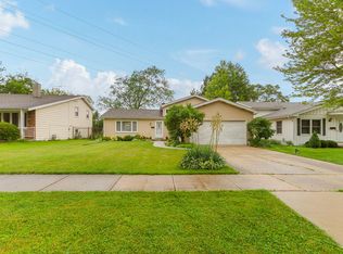 38 E Armitage Ave, Addison, IL 60101