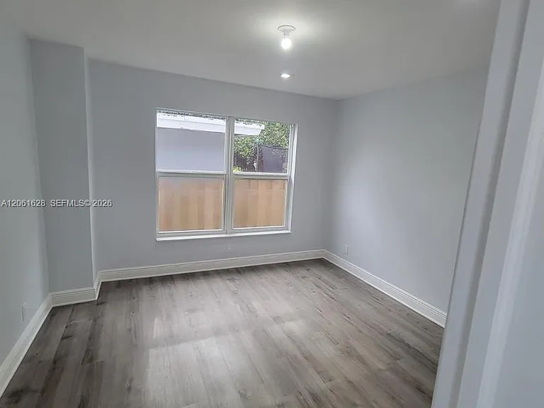 1809 NW 8th Pl — Photo 6