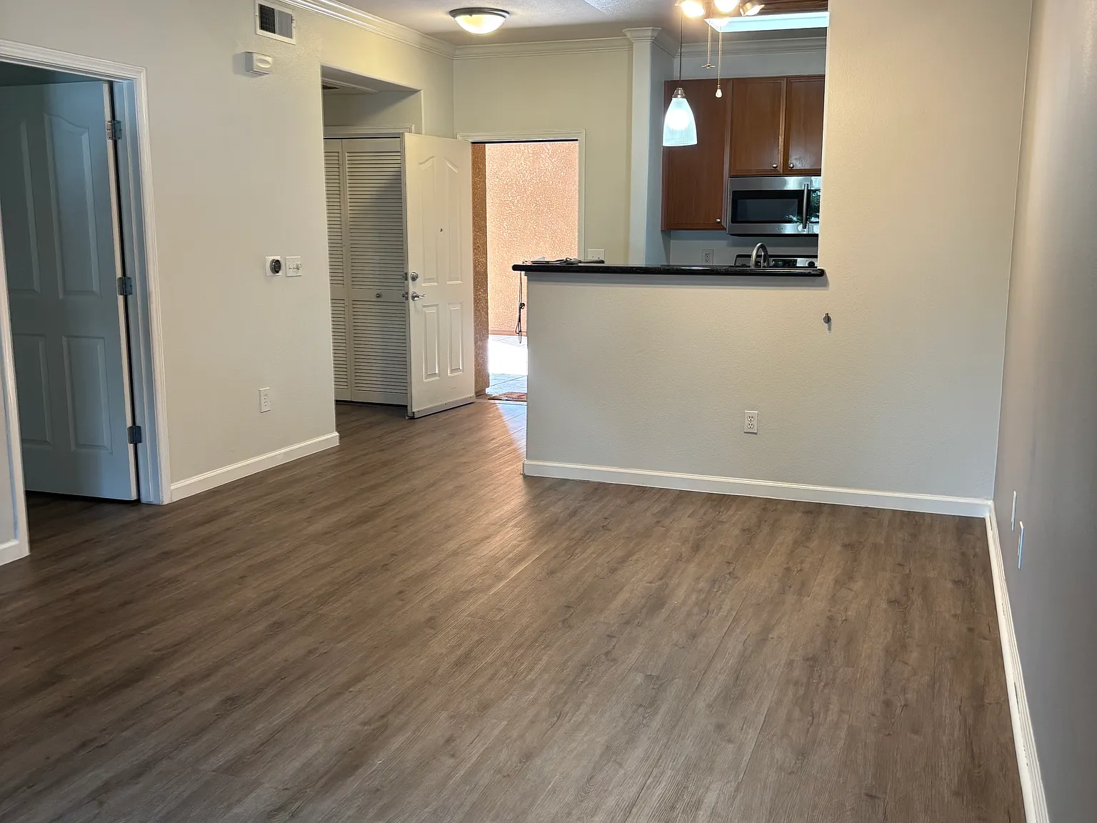 1 bed, 750 sqft, $2,800 — Photo 4